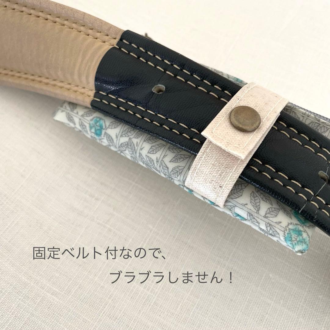 リバティ ラミネート リール式キーケース〈ベッツィスター〉BU