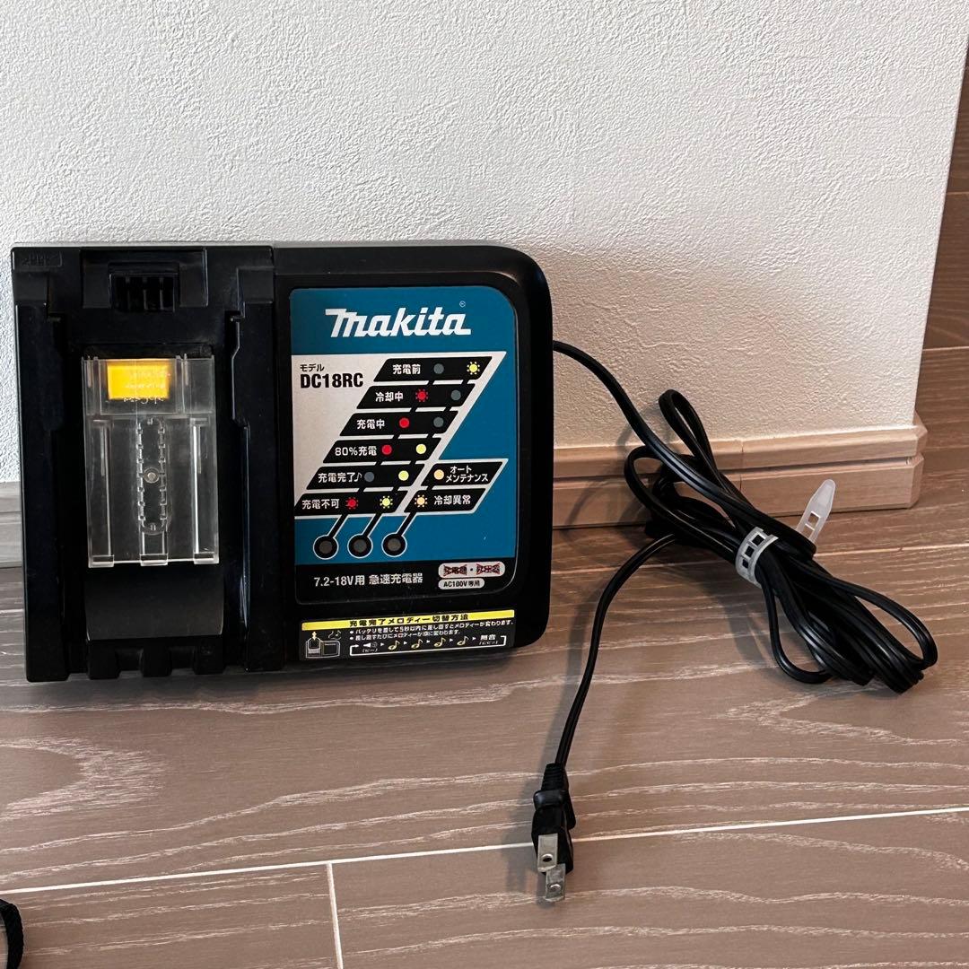 Makita 紙パック式スティック掃除機　CL182FD 本体と充電器