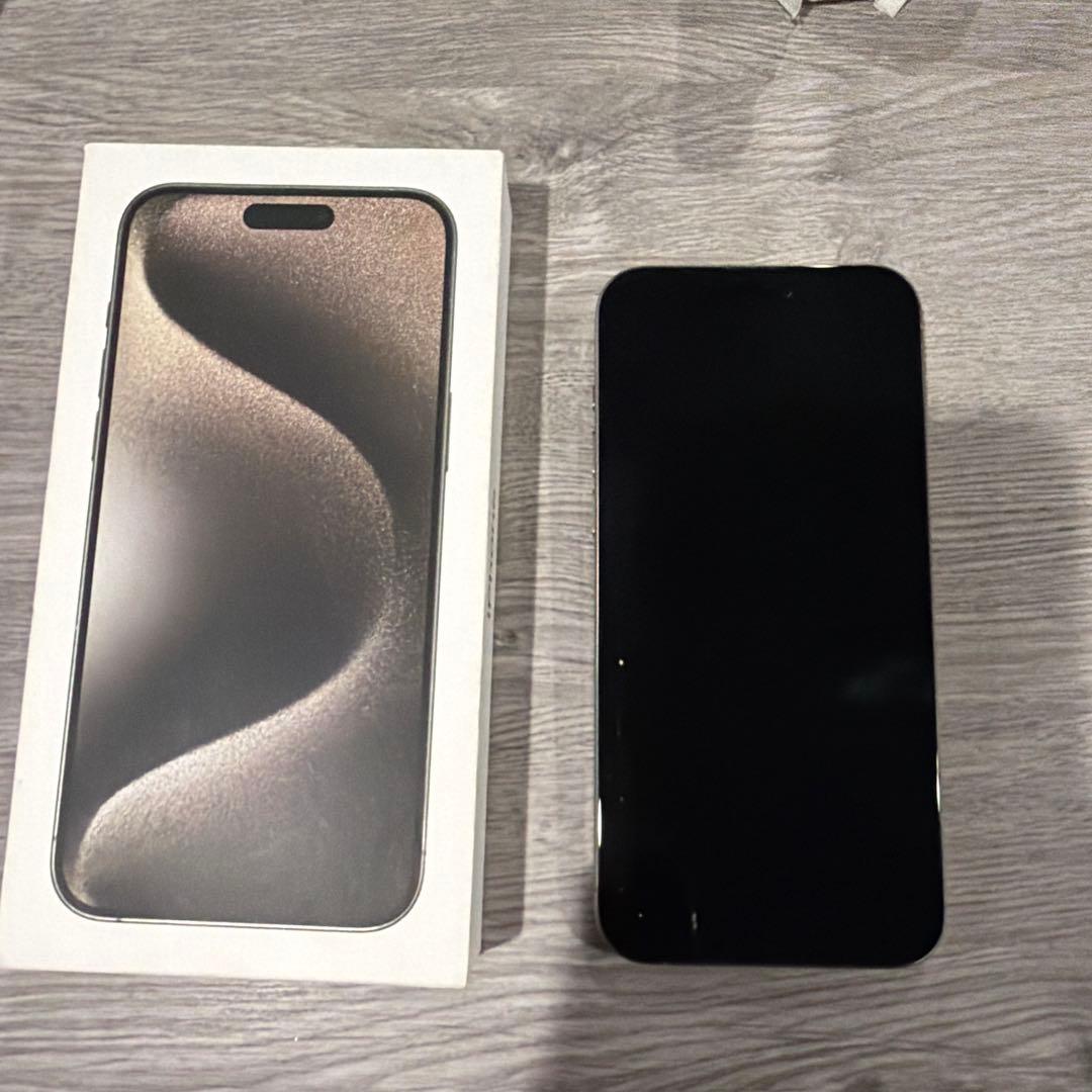 美品　iPhone 15 ProMAX 512GB ナチュラルチタニウム　本体