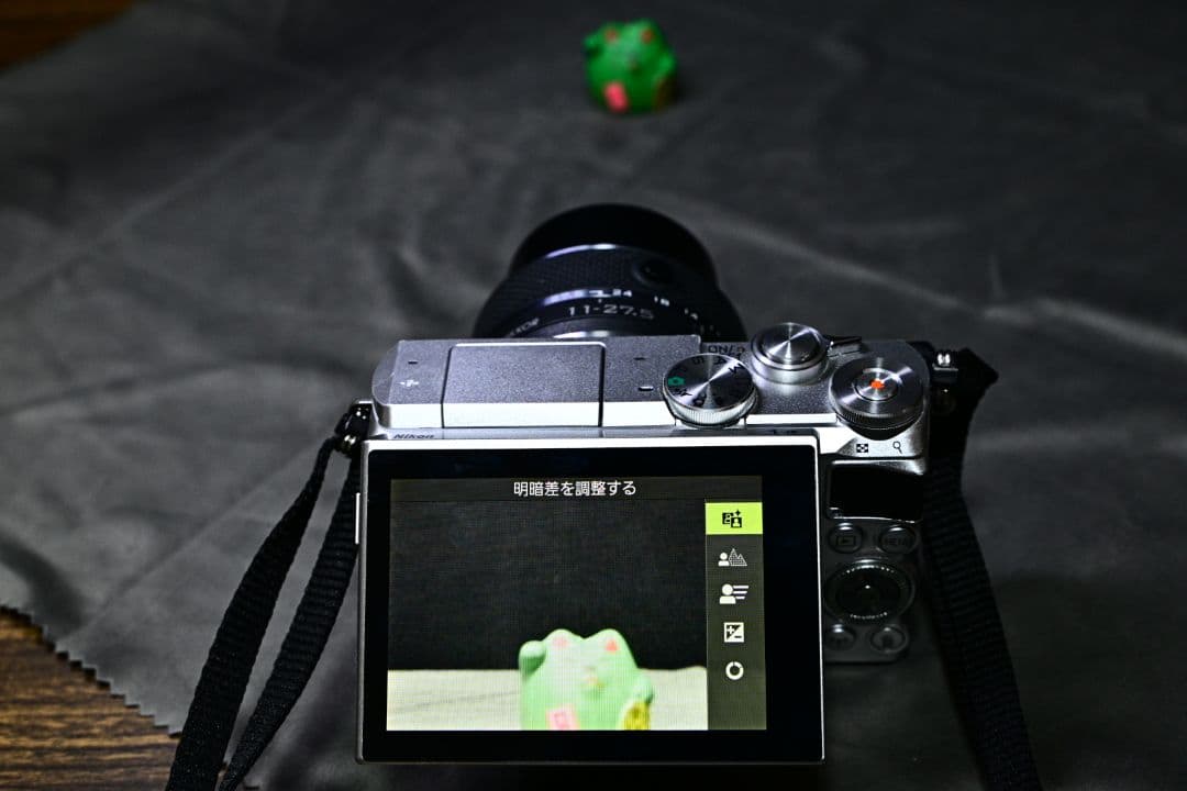 Nikon 1 J5　 　NIKKOR レンズ✕２