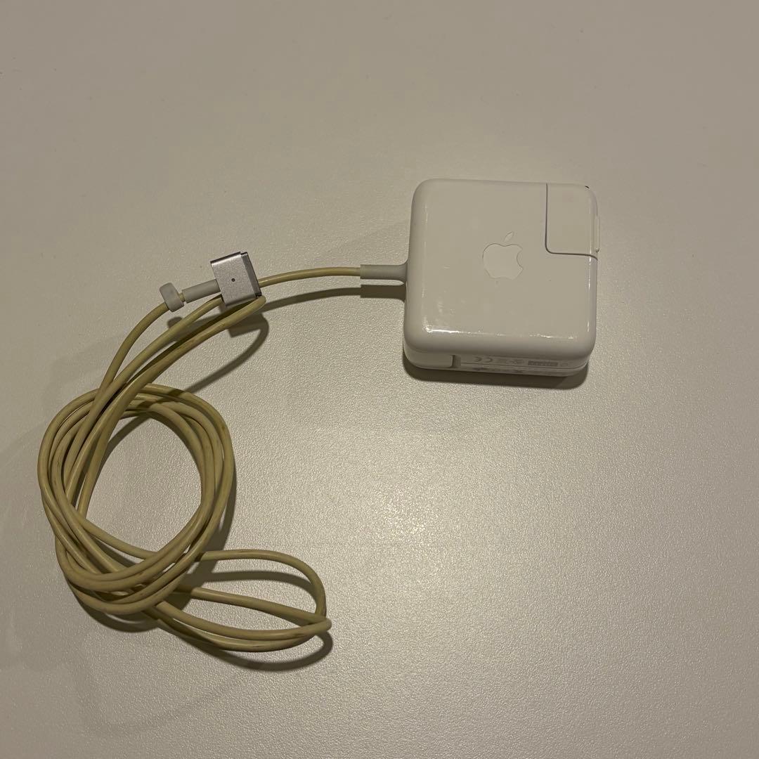 MacBook Air (13-inch, Early 2015) 本体、充電器