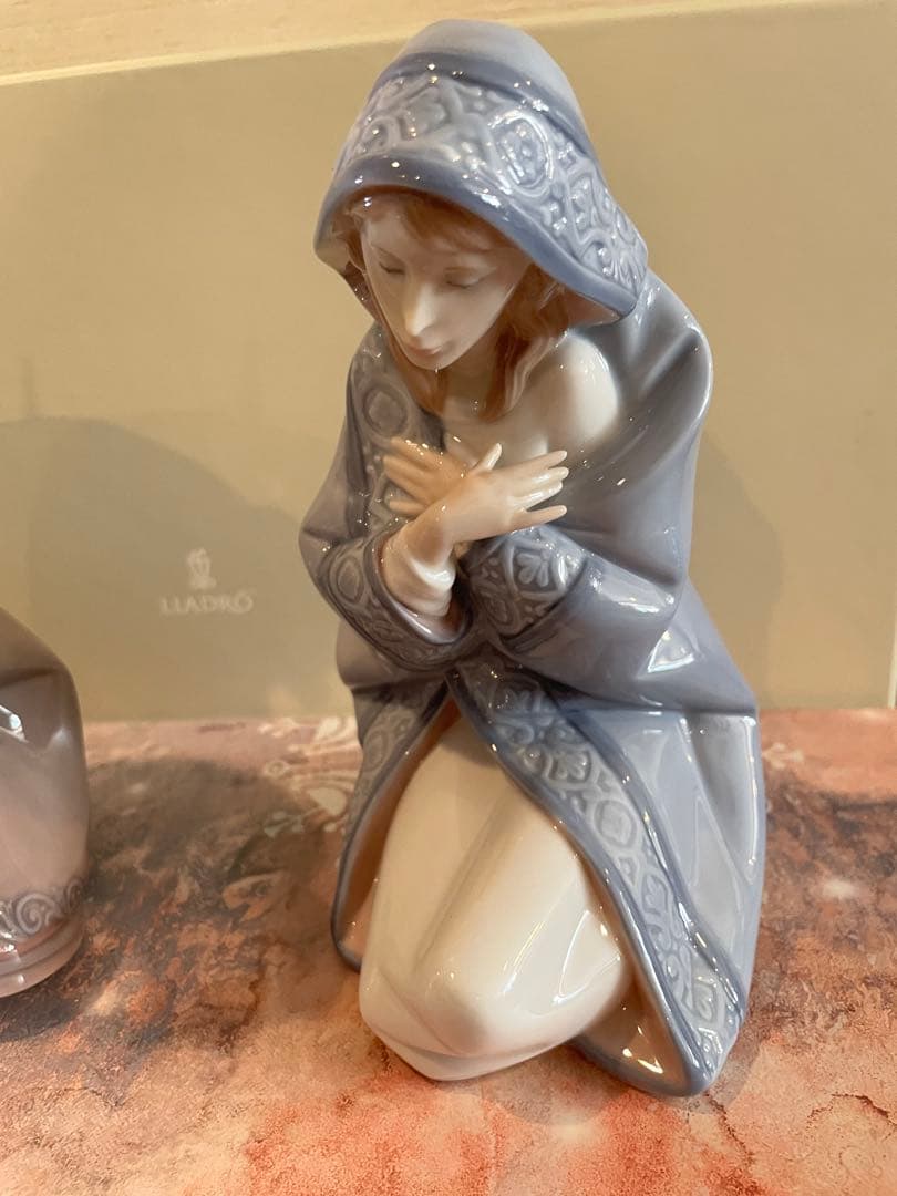 リヤドロ Lladro 聖なる夜 イエス、木の杖を持つヨセフ、聖母マリア