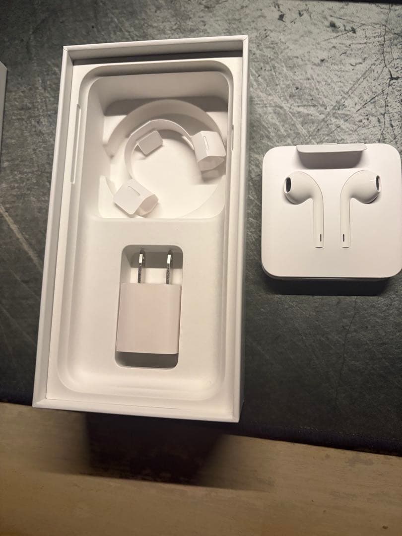 ★美品★ Apple iPhone SE 第2 RED 128g SIMフリー