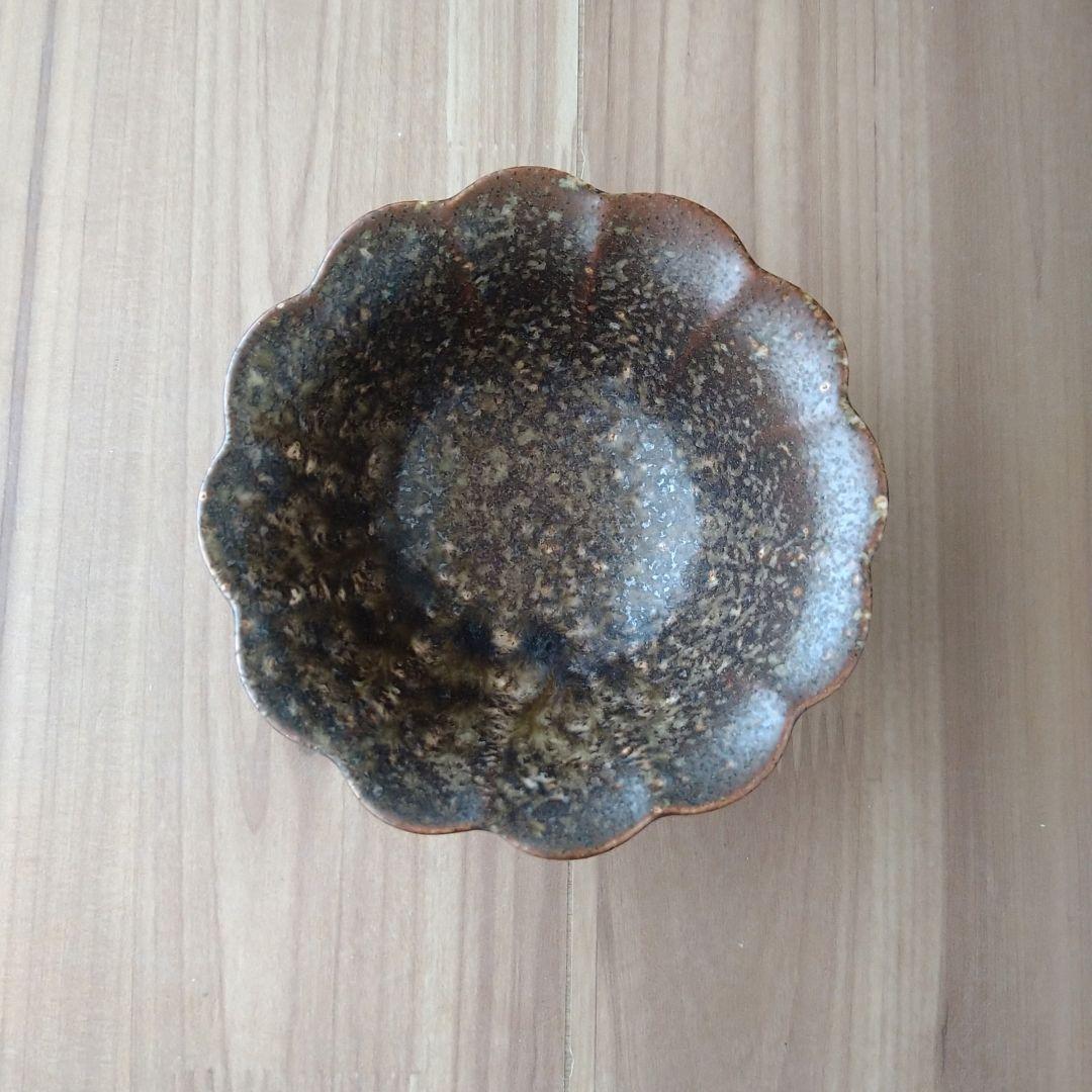 花型 鉄信楽 深皿４枚・花形中皿４枚・花形小鉢４個