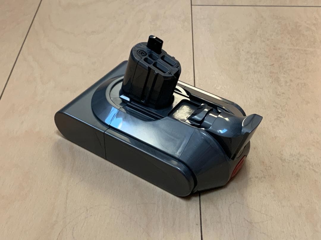 未使用 Dyson Digital Slim (SV18) バッテリー＋充電器