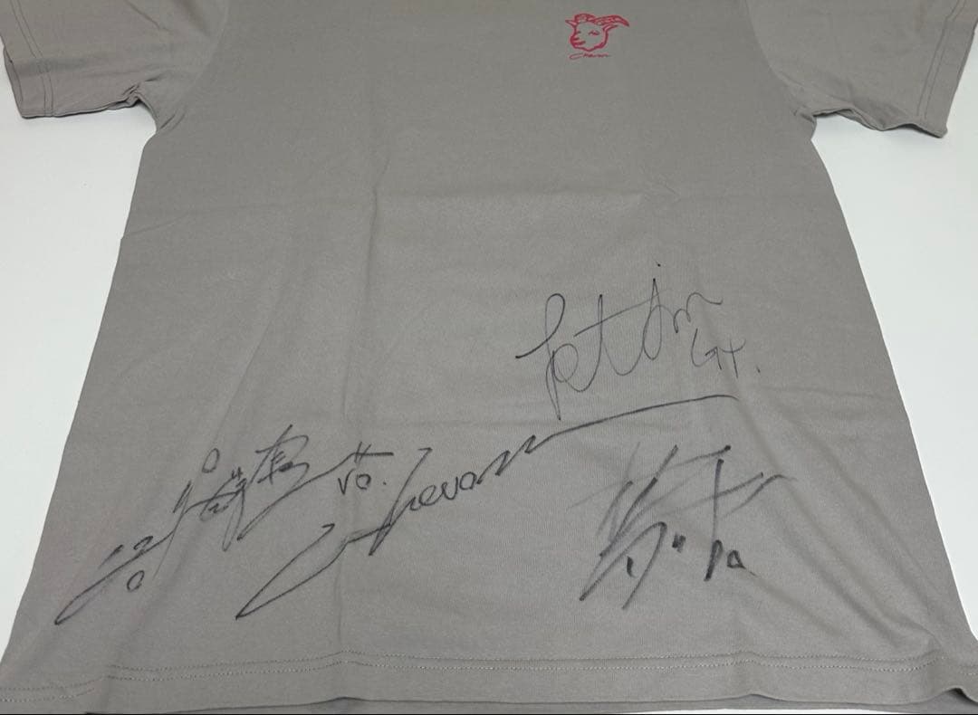 Chevon アメーバTグレー　サイン入