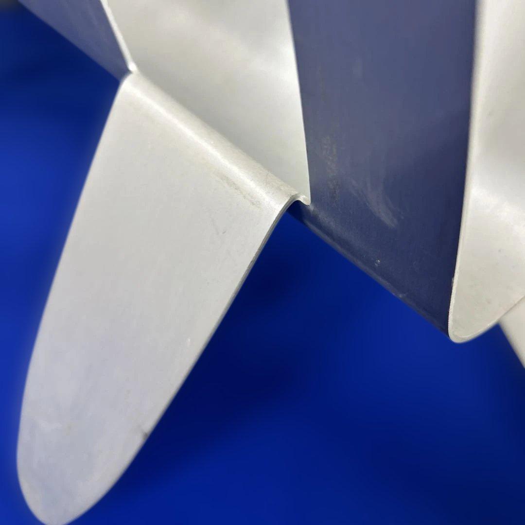 Umbra William Harvey マガジンラック アルミ製