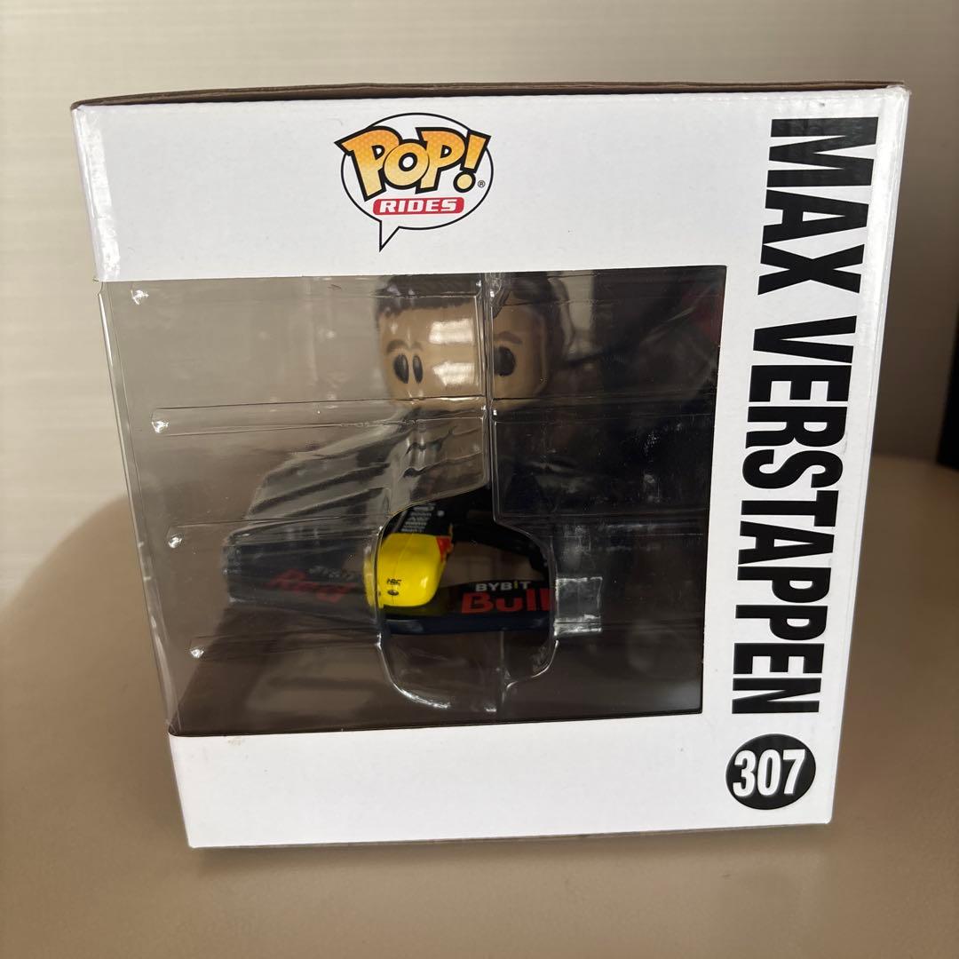 レッドブルー　MAX VERSTAPPEN フィギュア