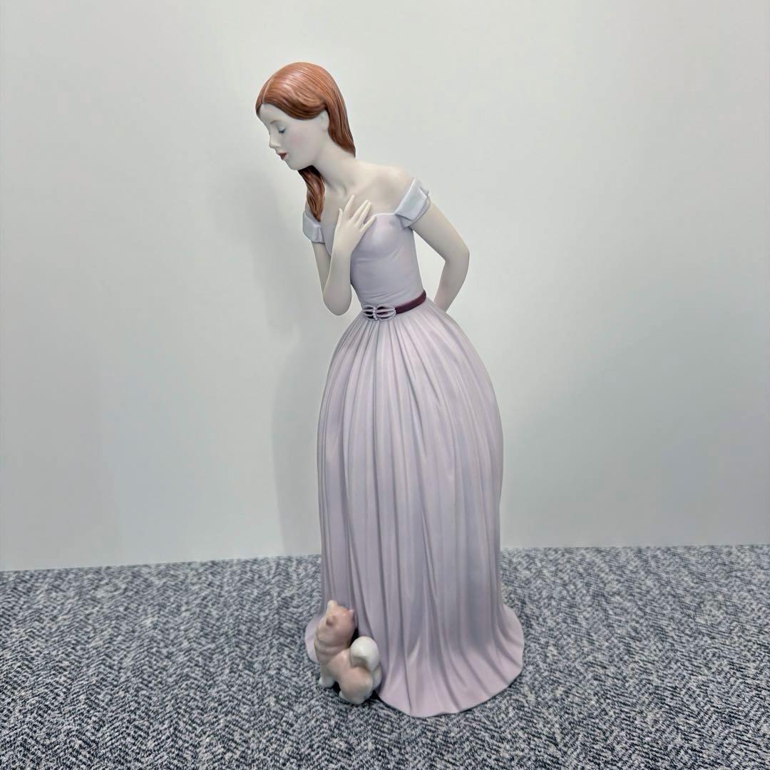 リヤドロ　箱付き　ドレス　フィギュリン