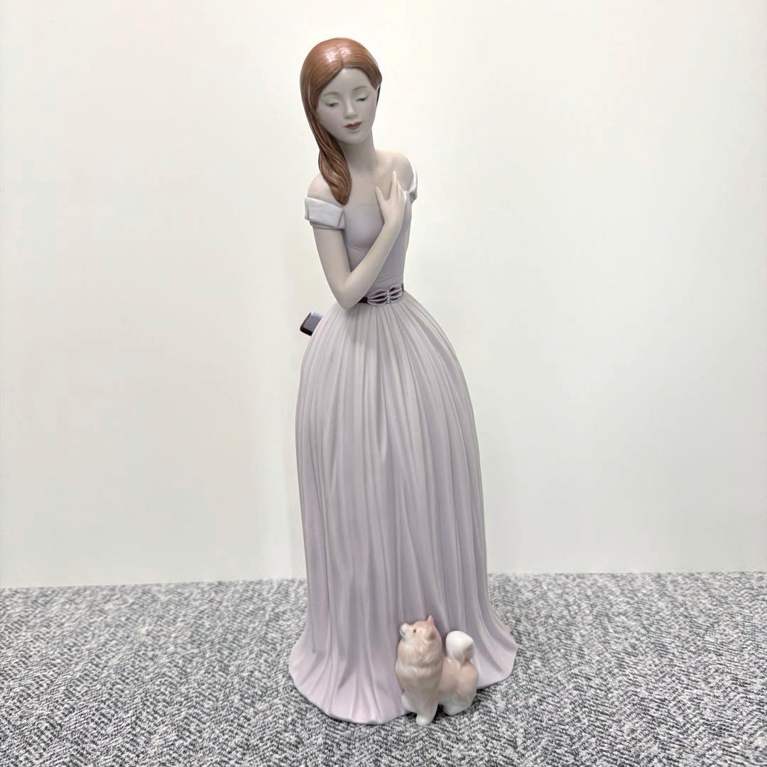 リヤドロ　箱付き　ドレス　フィギュリン