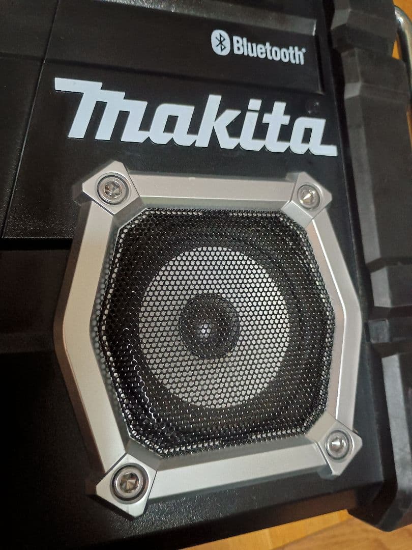 Makita　マキタ現場ラジオ MR108