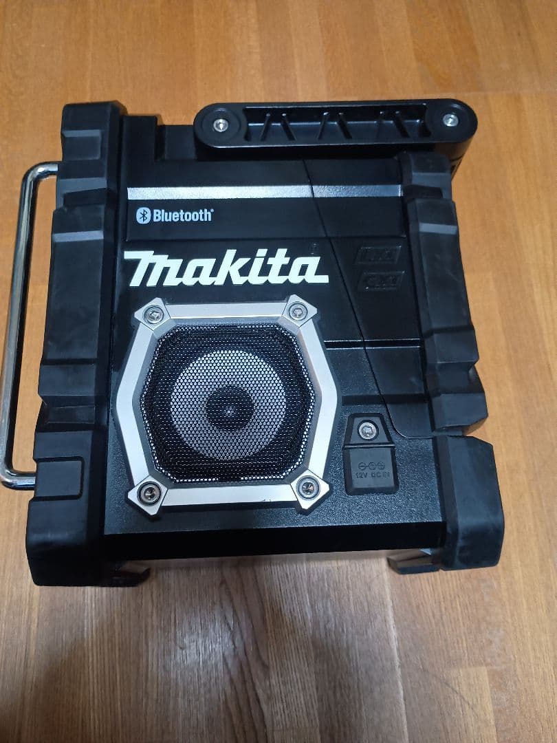 Makita　マキタ現場ラジオ MR108