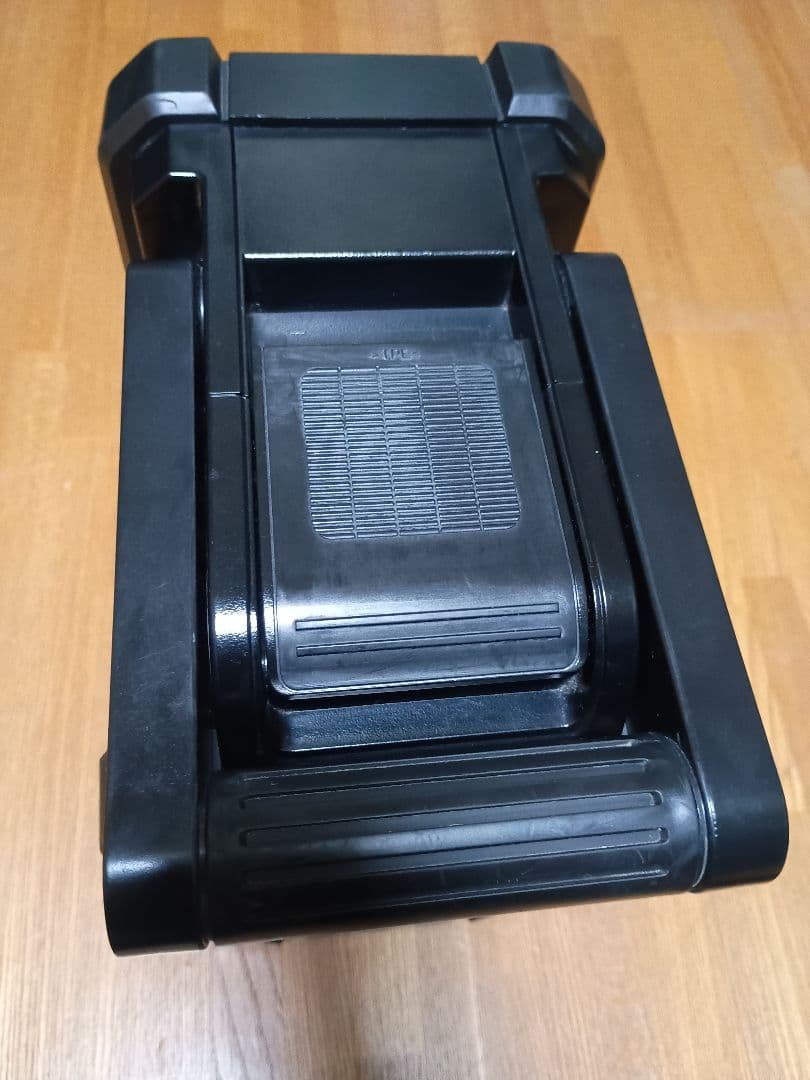 Makita　マキタ現場ラジオ MR108