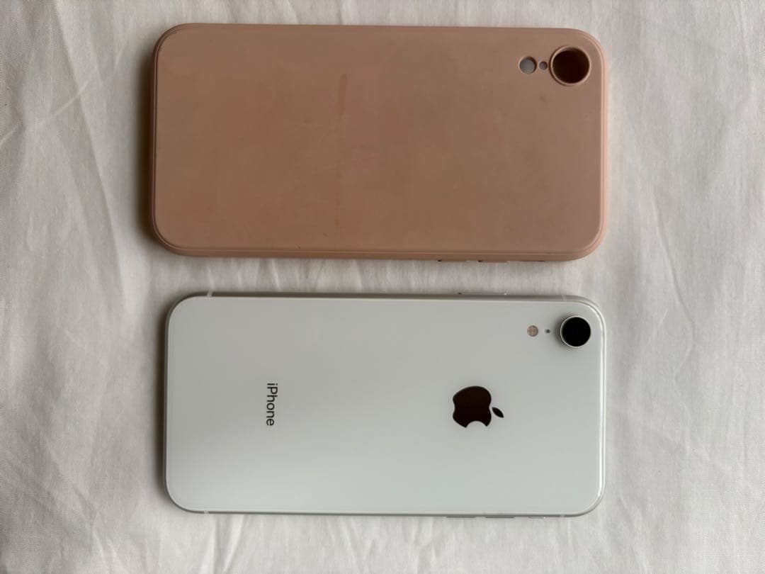 iPhone XR 64GB ホワイト + ケース（ピンク）