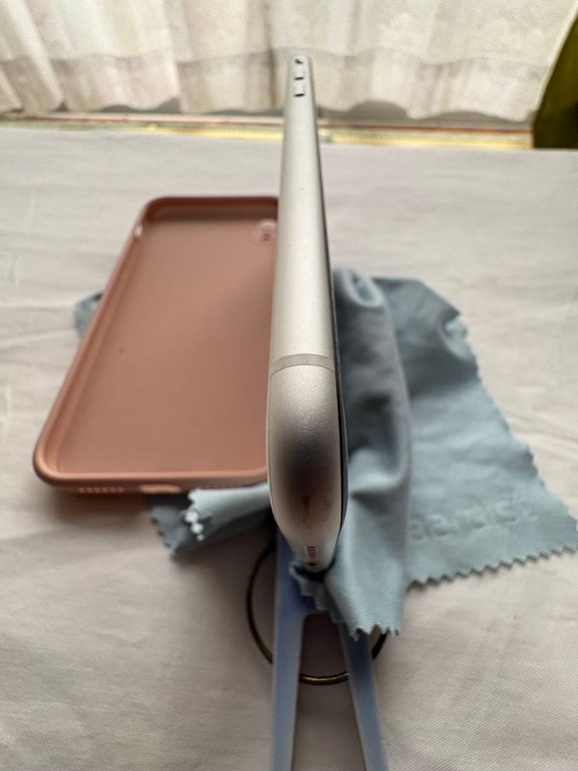 iPhone XR 64GB ホワイト + ケース（ピンク）