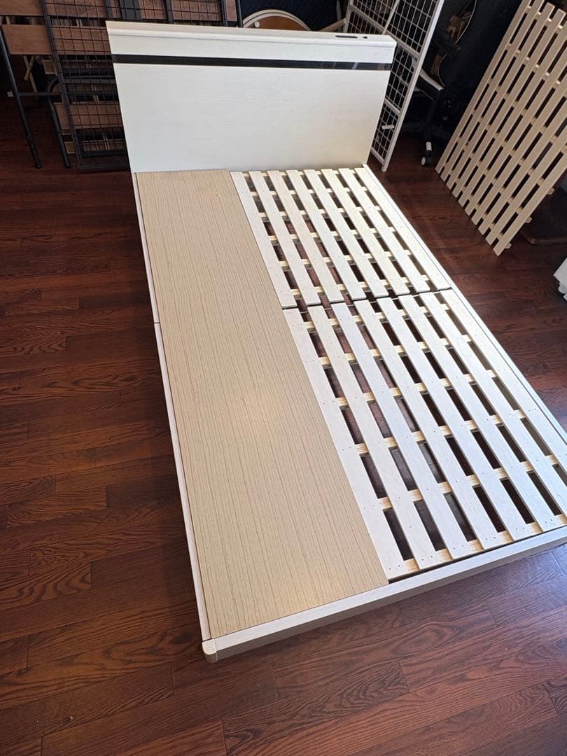 【東京23区・千葉県一部地域送料無料】セミダブルベッドフレーム 引き出し付き