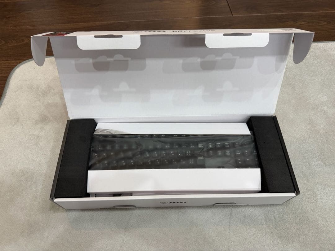 ゲーミングキーボード msiGK71
