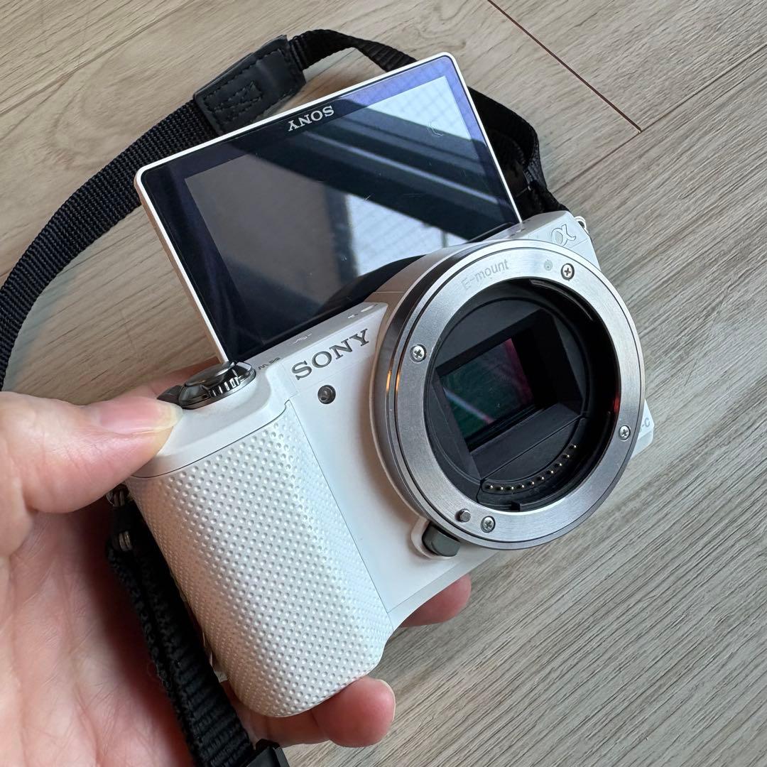 SONY α5000 ミラーレスカメラ ボディのみ 白