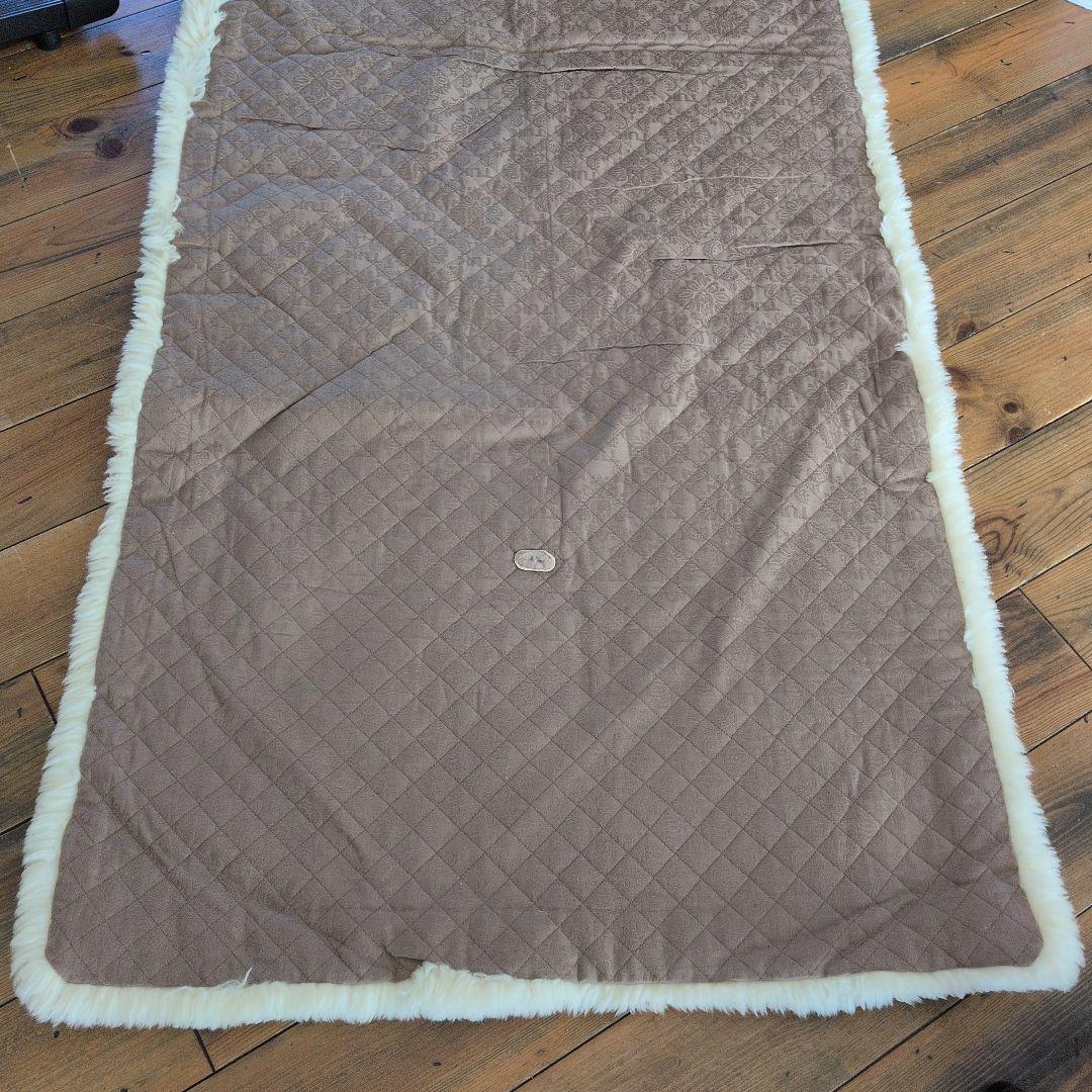 東洋羽毛シングルベッド敷きパッド ムートン　あったかい　アイボリー色