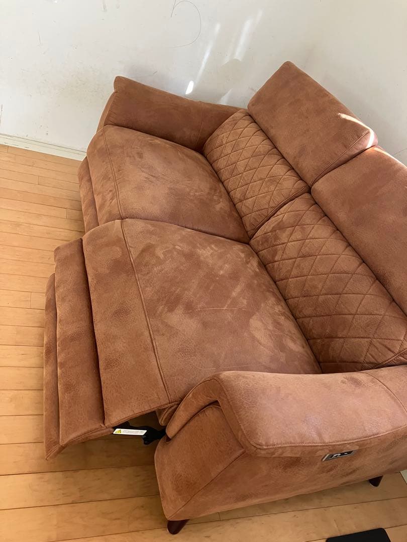 電動リクライニング機能付きブラウンソファ