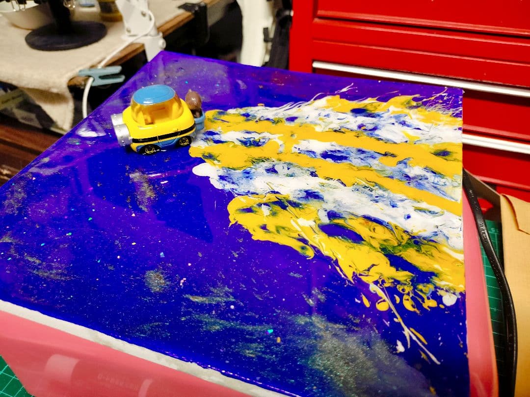 レジンアートジオラマ『ミニオン・コズミックフライト』 ミニオン風ミニカー壁掛け