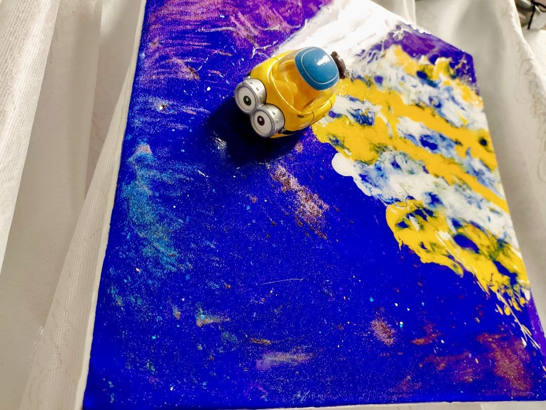 レジンアートジオラマ『ミニオン・コズミックフライト』 ミニオン風ミニカー壁掛け