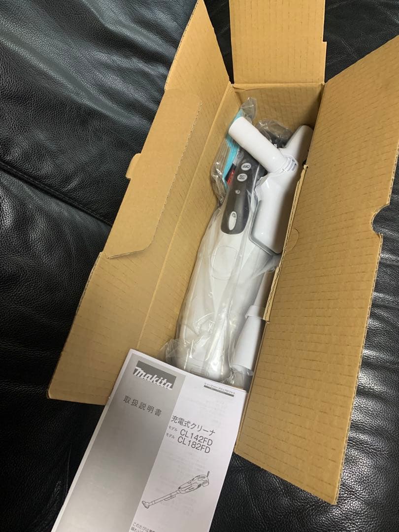 マキタ　Makita CL142FDZW スティッククリーナー 掃除機14.4V