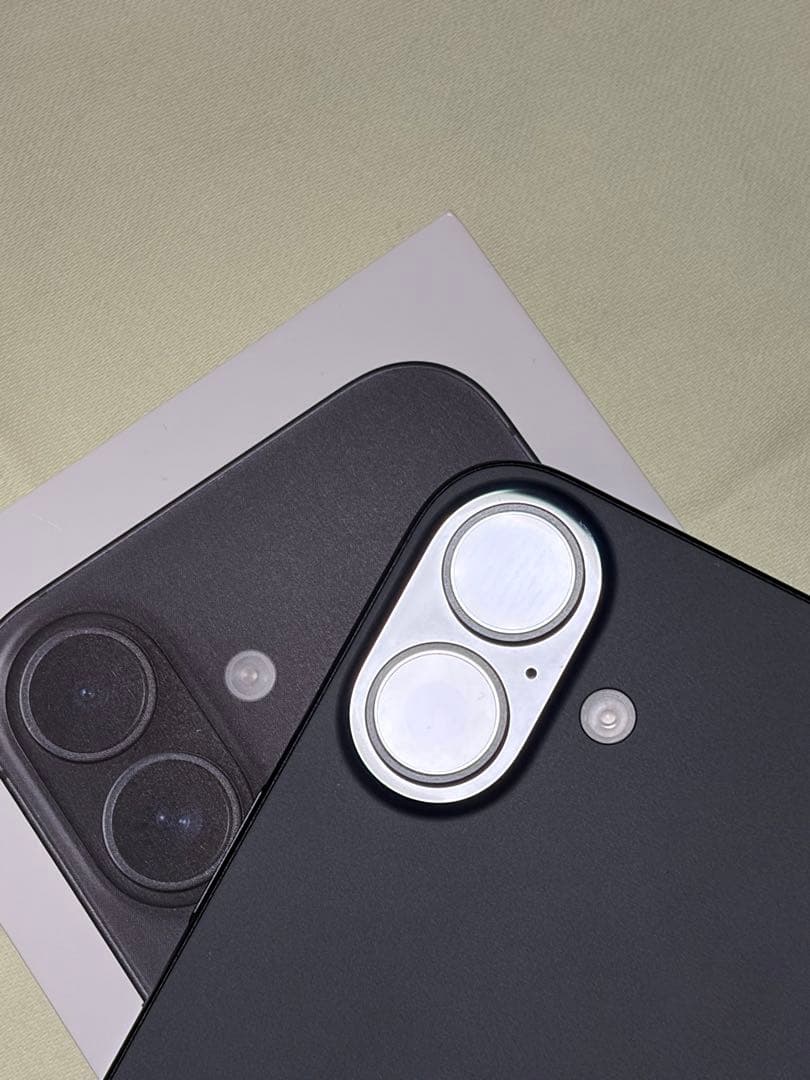 【美品】iPhone16 256GB ブラック simフリー