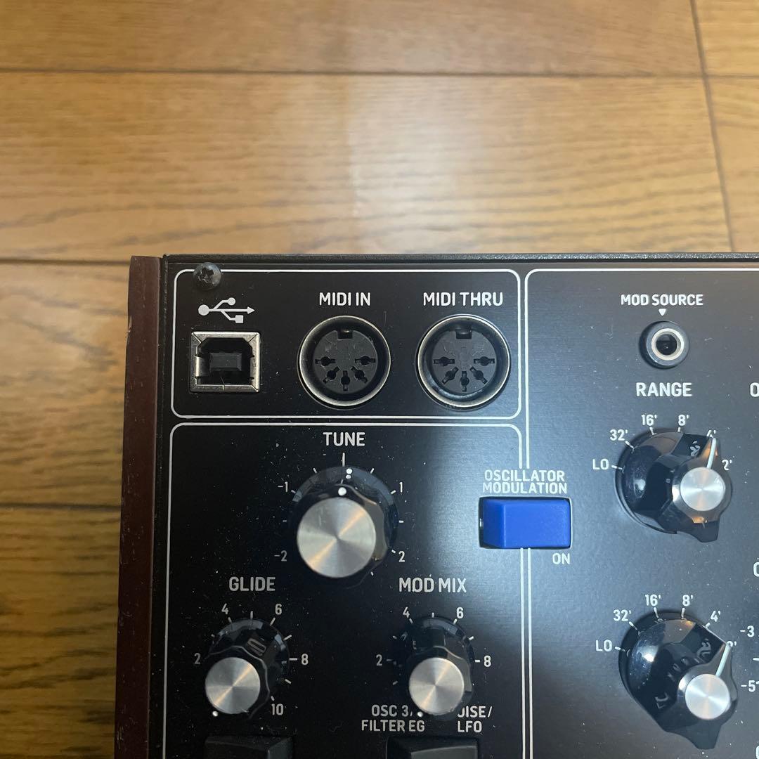 BEHRINGER ( ベリンガー ) Model D