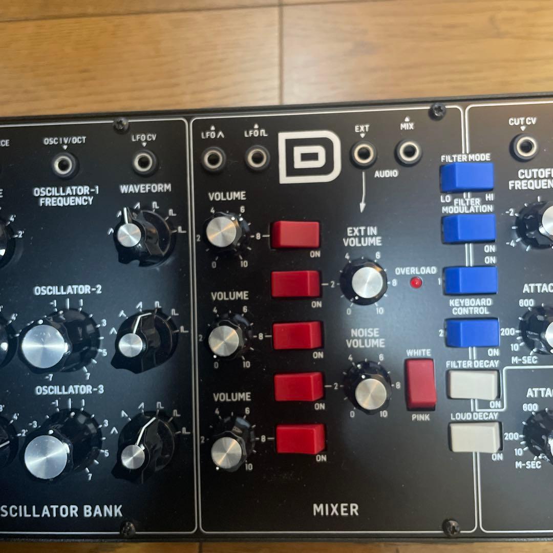 BEHRINGER ( ベリンガー ) Model D