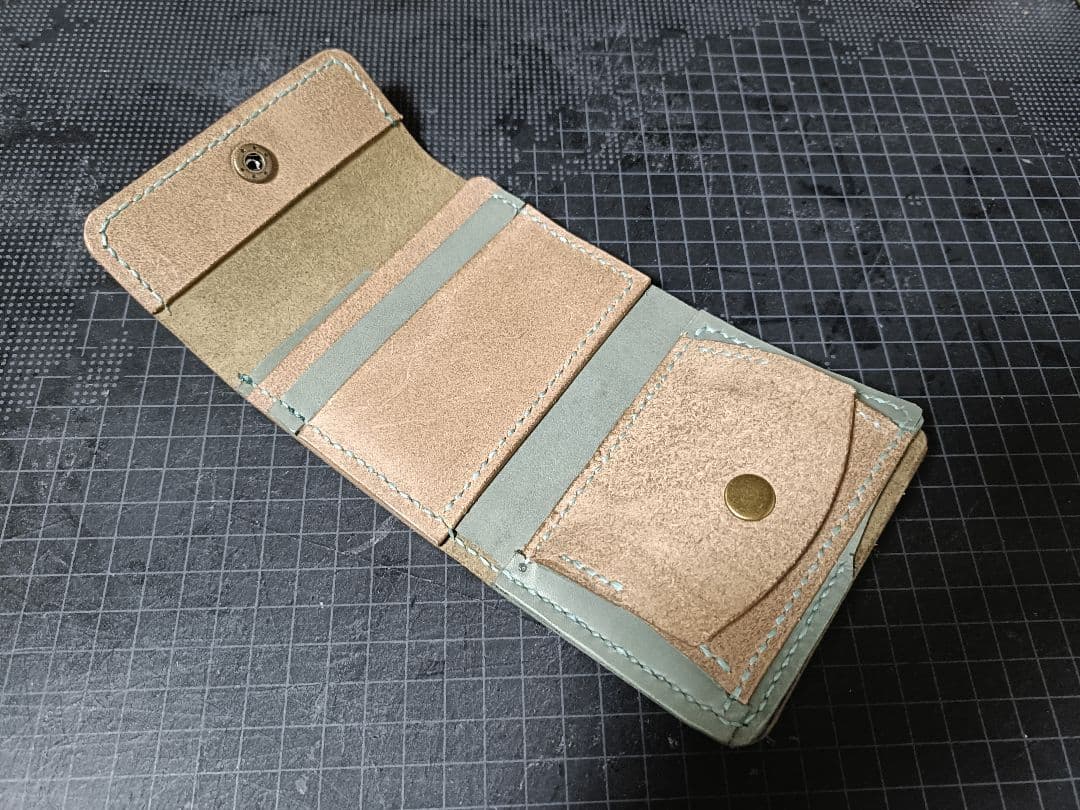 三つ折り財布　ミドルウォレット　一点物　本革ヌメ革　新品