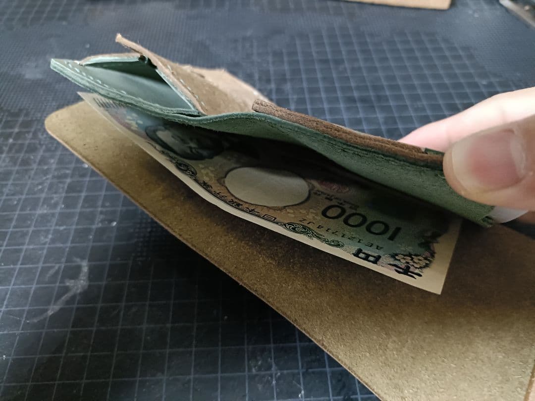 三つ折り財布　ミドルウォレット　一点物　本革ヌメ革　新品