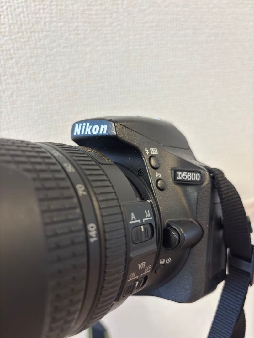 デジタル一眼レフ　ニコン　D5600 AF-S NIKKOR 18-140mm