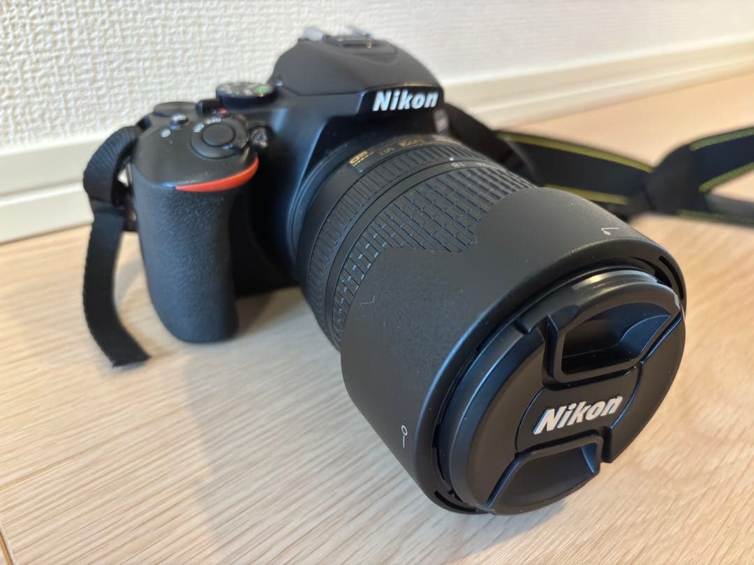 デジタル一眼レフ　ニコン　D5600 AF-S NIKKOR 18-140mm
