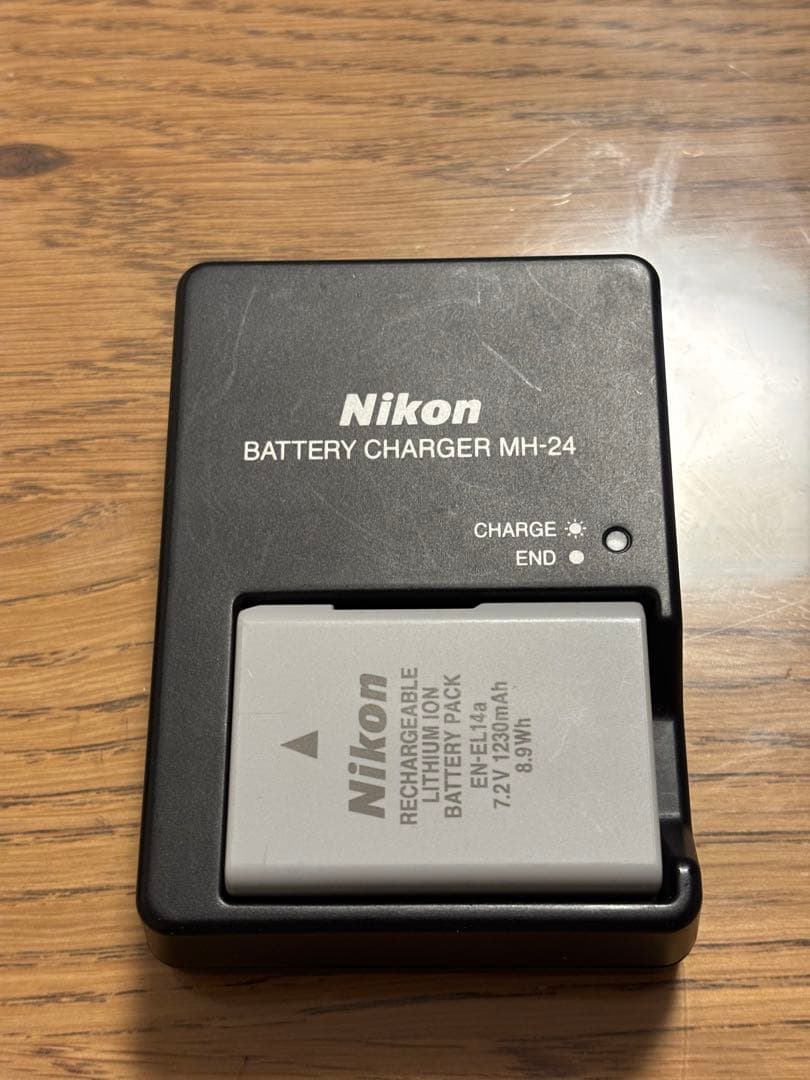 デジタル一眼レフ　ニコン　D5600 AF-S NIKKOR 18-140mm