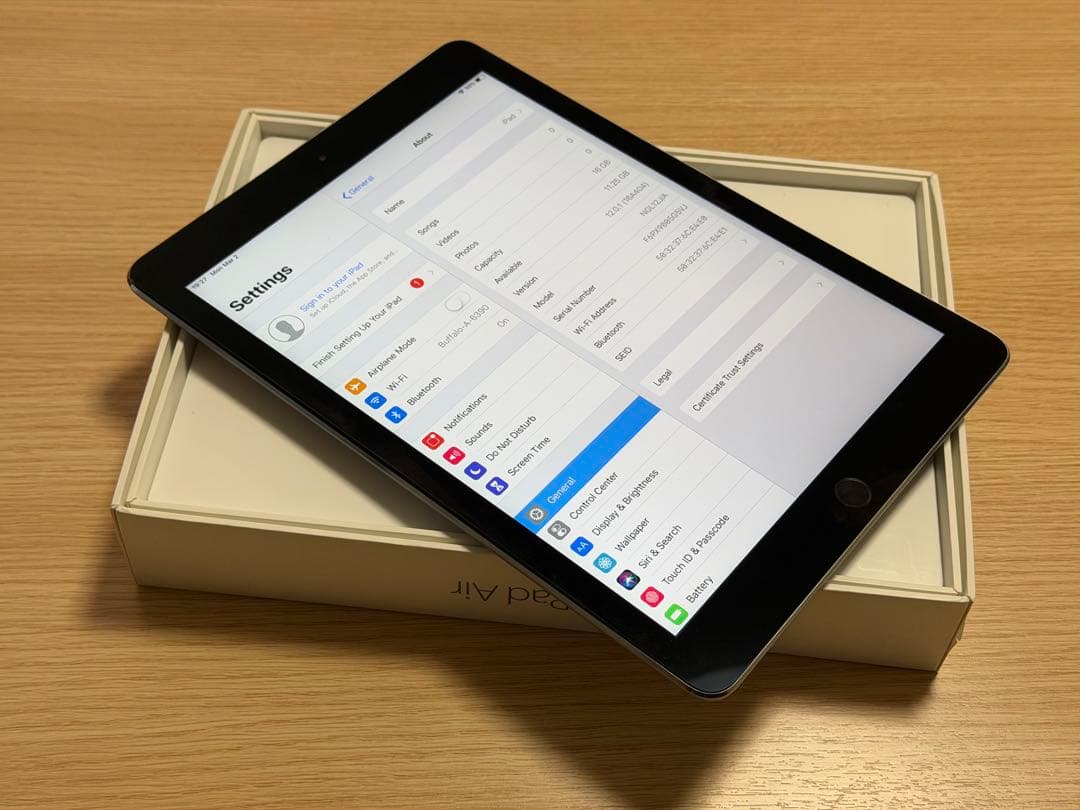 iPad本体 iPad Air2 Wi-Fi Space Gray-