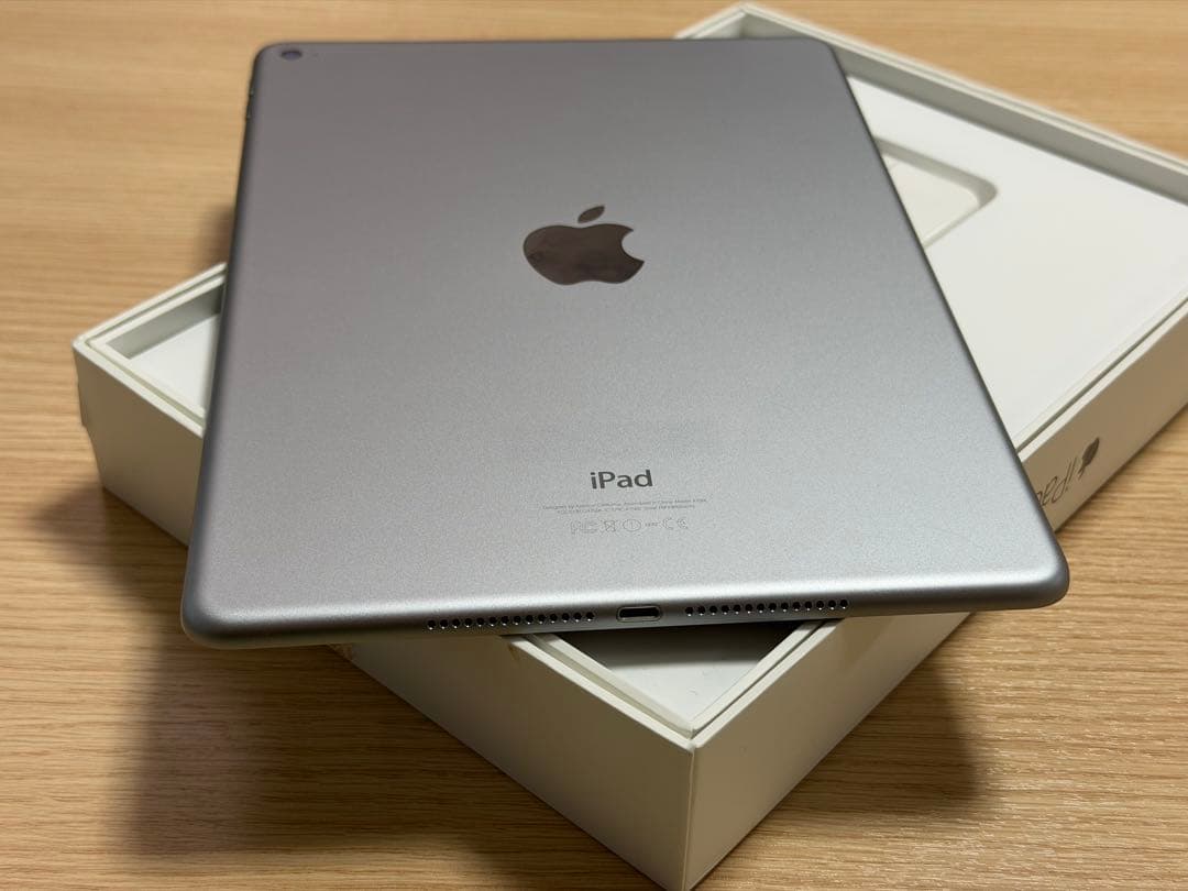 iPad本体 iPad Air2 Wi-Fi Space Gray-