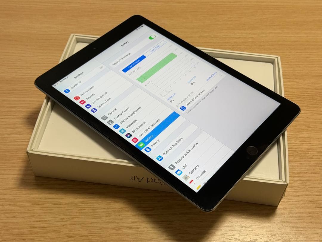 iPad本体 iPad Air2 Wi-Fi Space Gray-