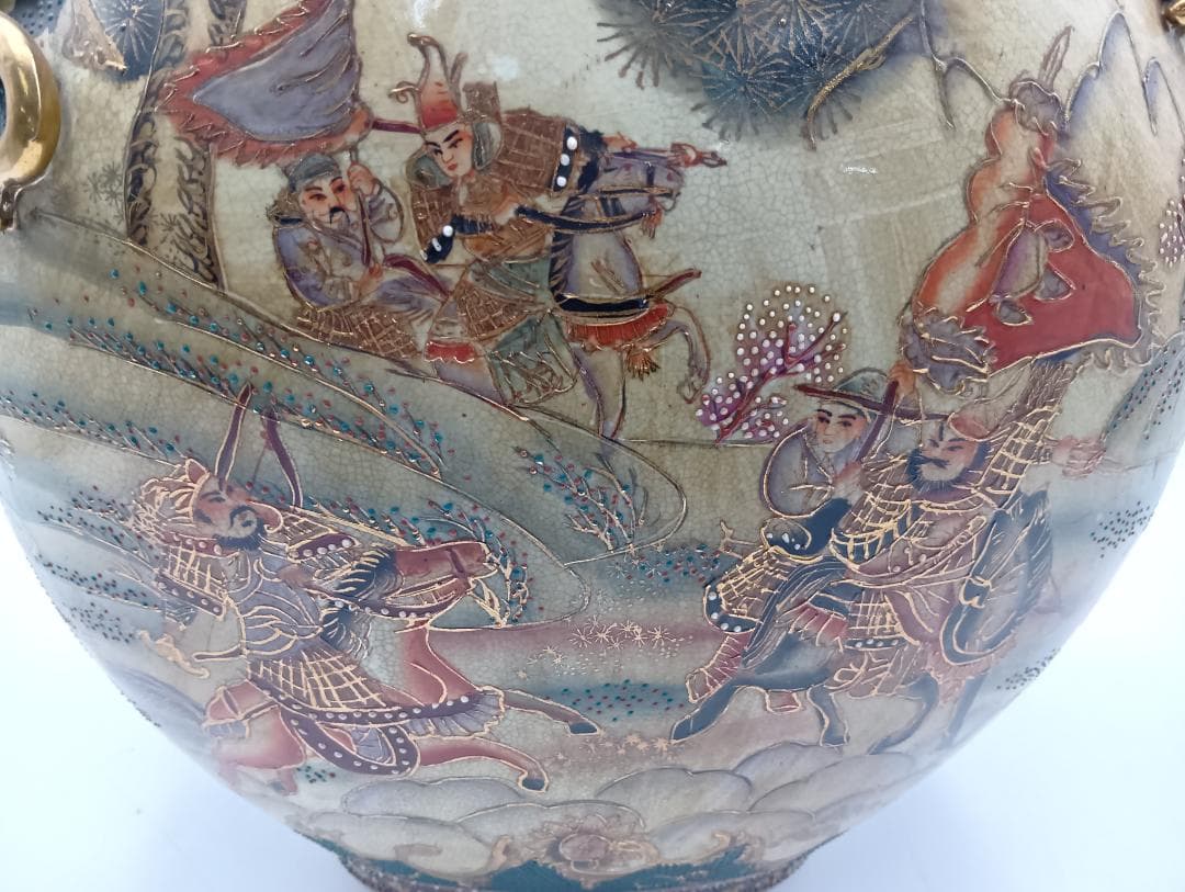 花瓶 壺 金彩 武将図 龍