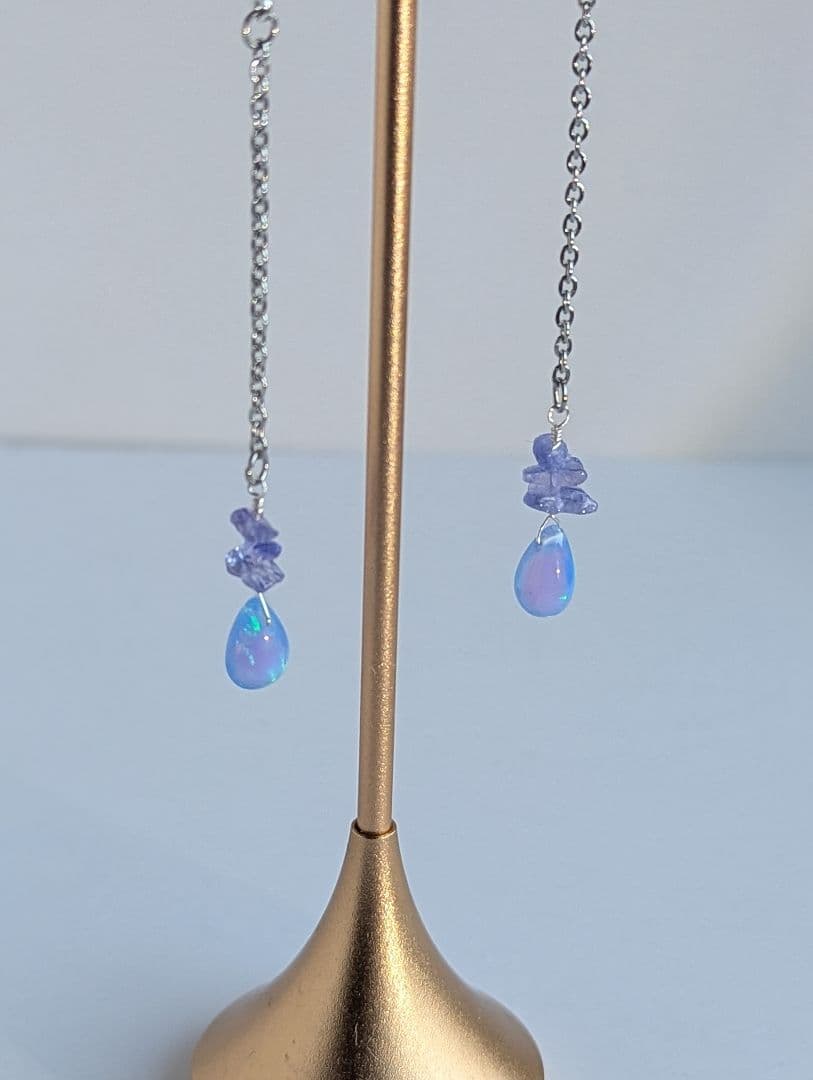 ブルーオパールとタンザナイトのドロップピアス　ステンレス