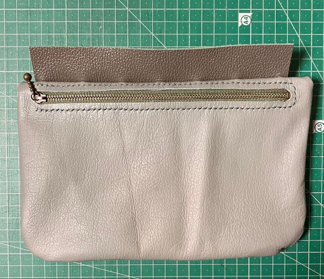ハンドメイド、シュリンクレザー バッグ　ファスナー付き