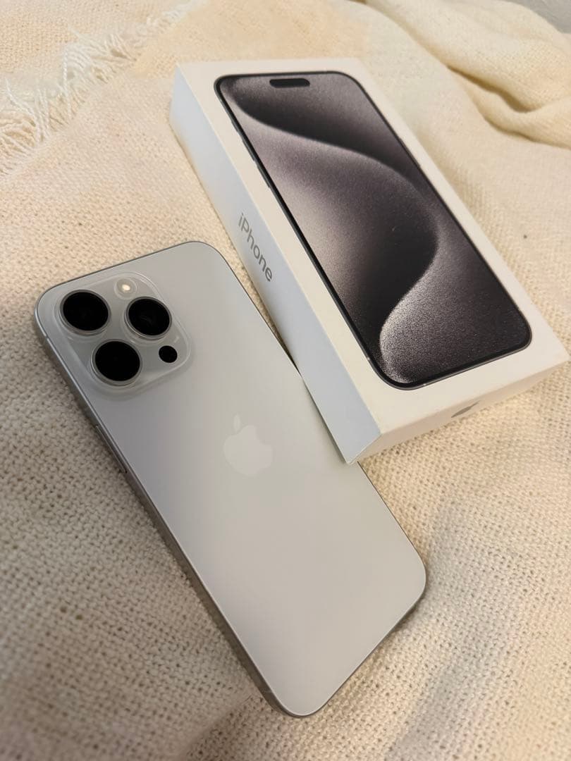 【美品】iPhone15ProMax 1TB ホワイトチタニウム SIMフリー