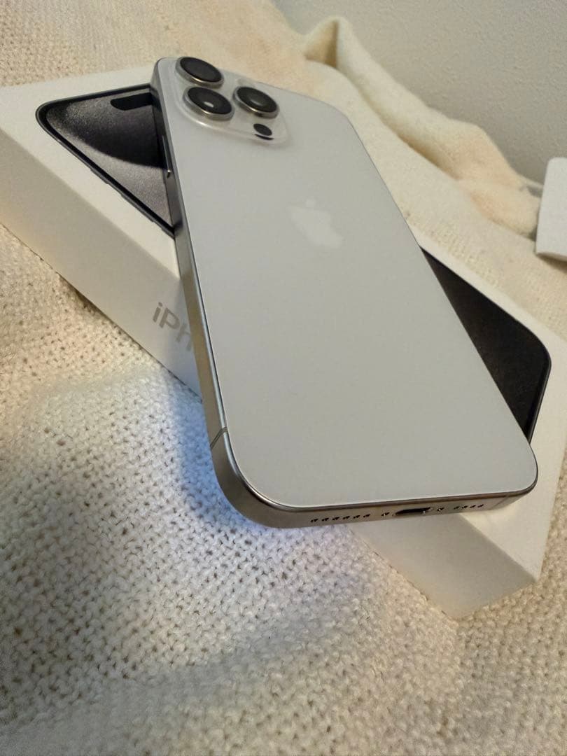【美品】iPhone15ProMax 1TB ホワイトチタニウム SIMフリー