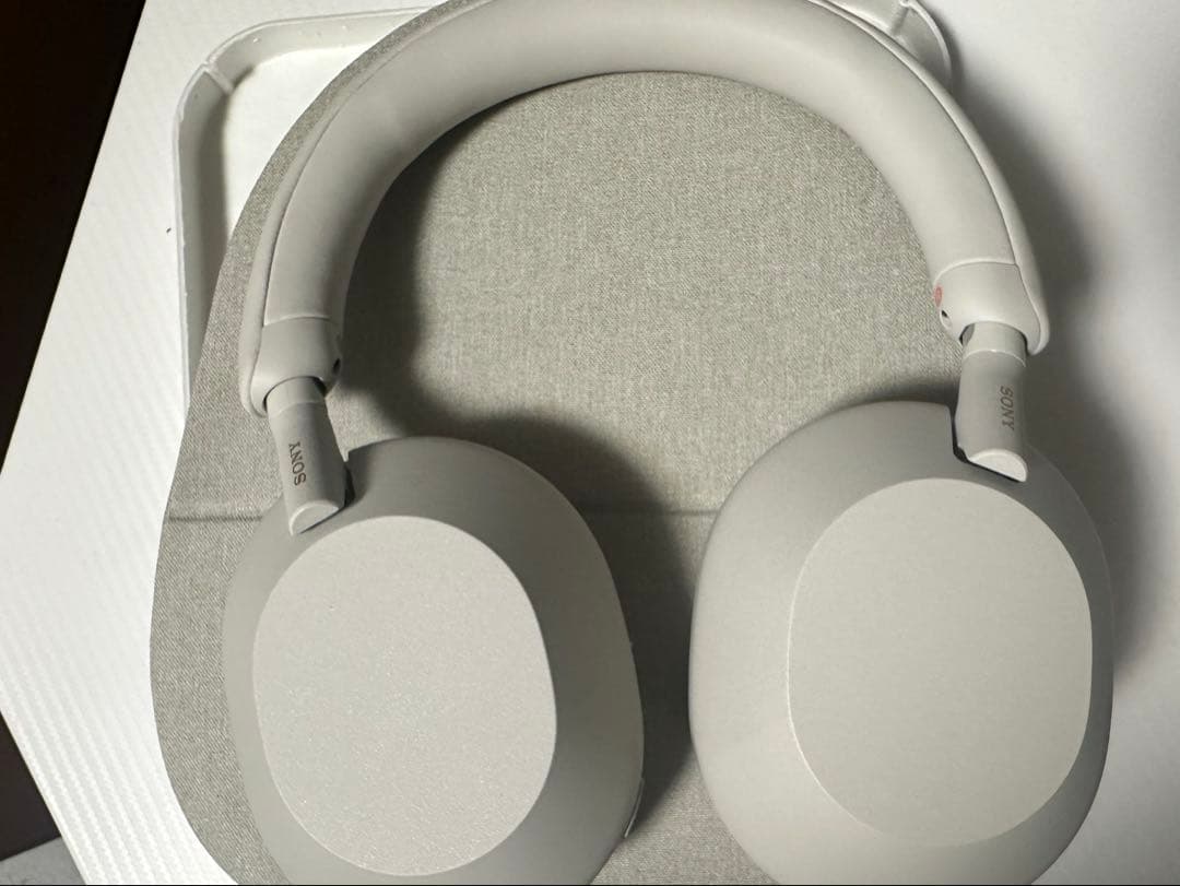 WH-1000XM5 ホワイト