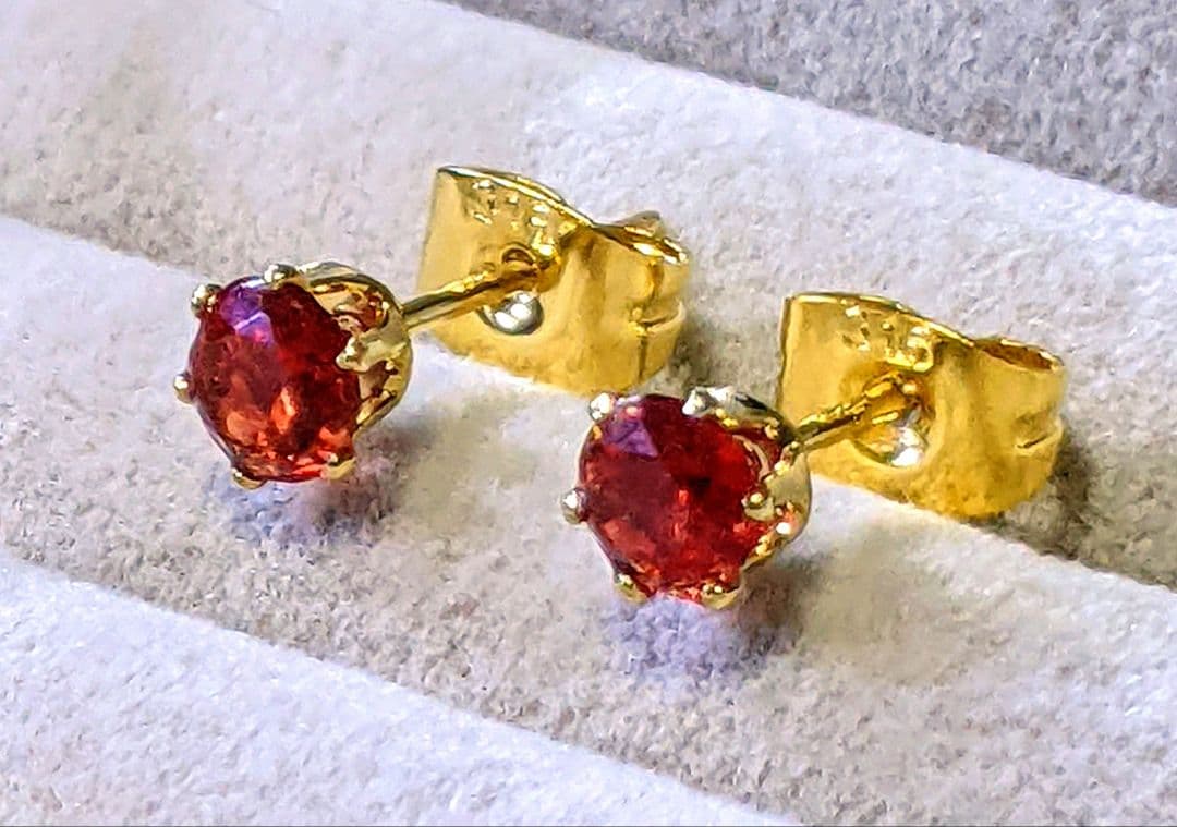 ✨チベットの夕焼け✨ 天然希少石レッドアンデシン スタッドピアス　4㎜