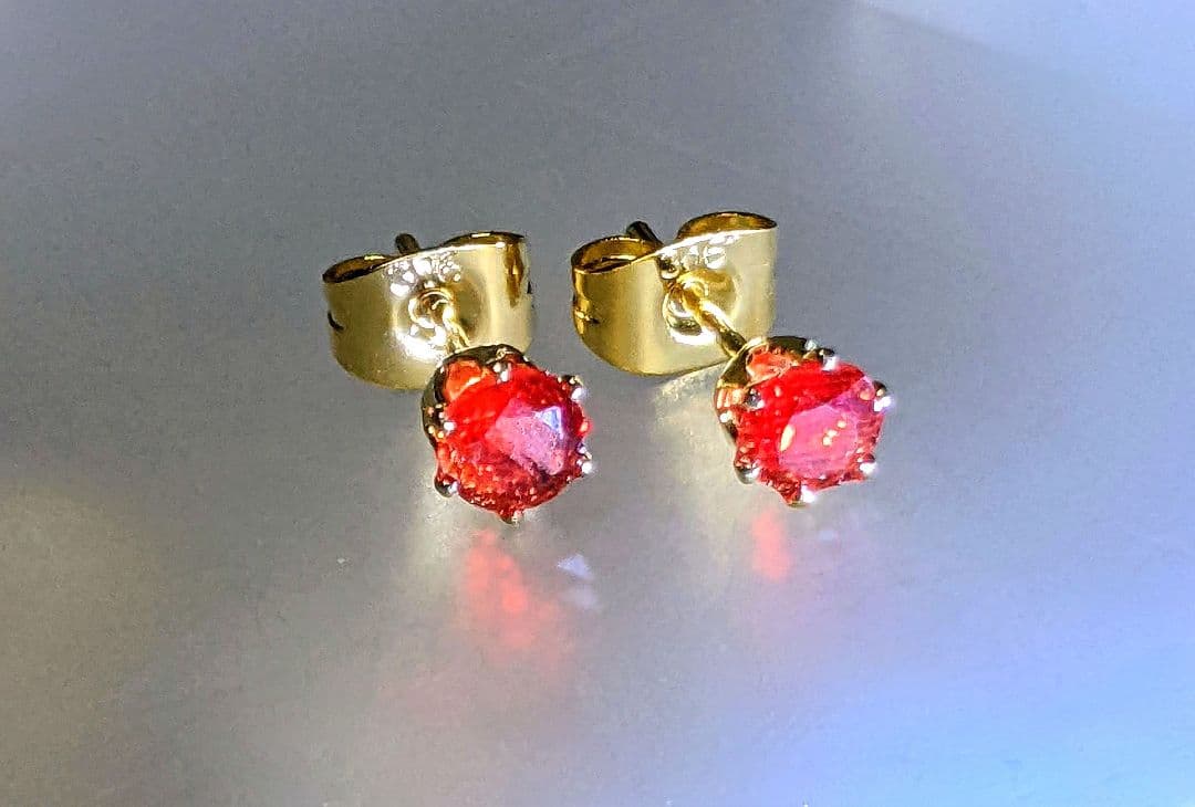 ✨チベットの夕焼け✨ 天然希少石レッドアンデシン スタッドピアス　4㎜