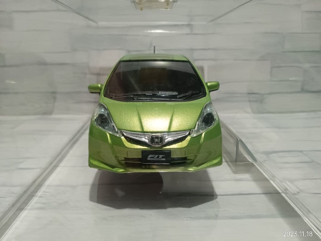1/24 ホンダ　カラーサンプル　ミニカー　フィット　フレッシュライムメタリック