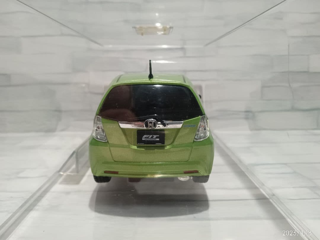 1/24 ホンダ　カラーサンプル　ミニカー　フィット　フレッシュライムメタリック