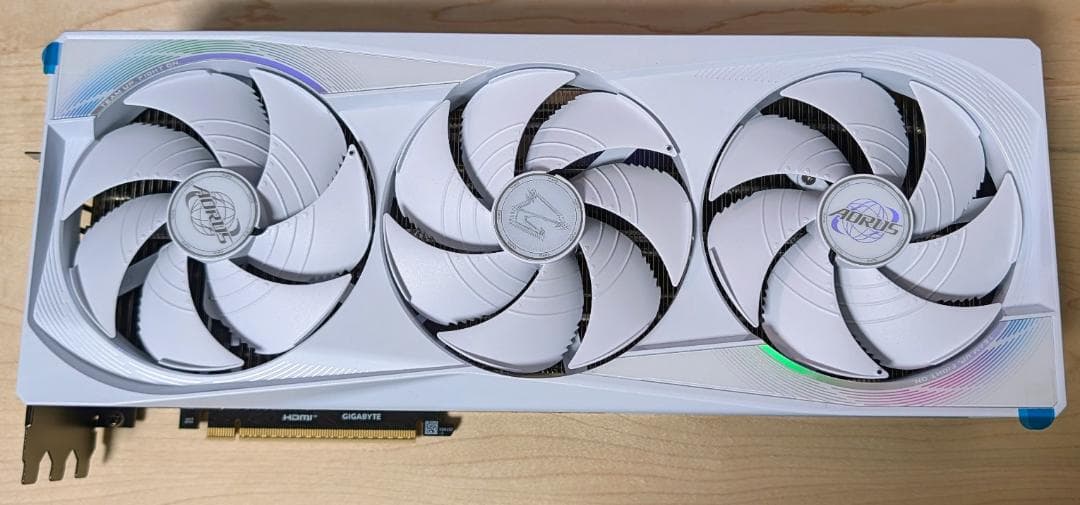 返品可 AORUS GeForce RTX 5080 16GB WHITE