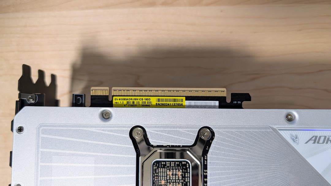 返品可 AORUS GeForce RTX 5080 16GB WHITE